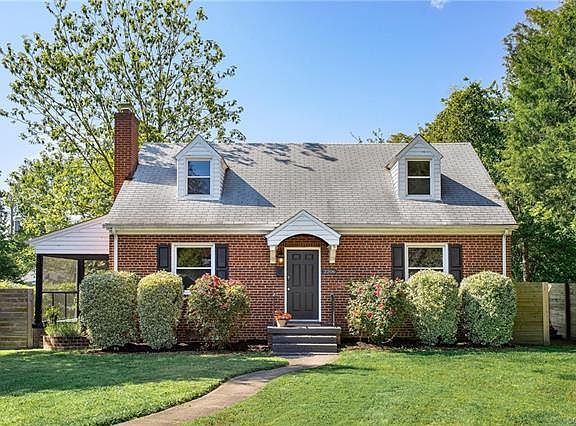 2nd image of 2206 National St