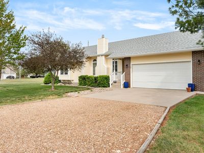 2 Lois Ln, Marion, KS, 66861
