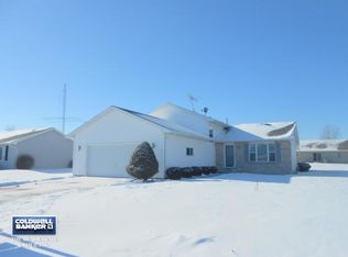 831 McKinley Ave, Omro, WI 54963