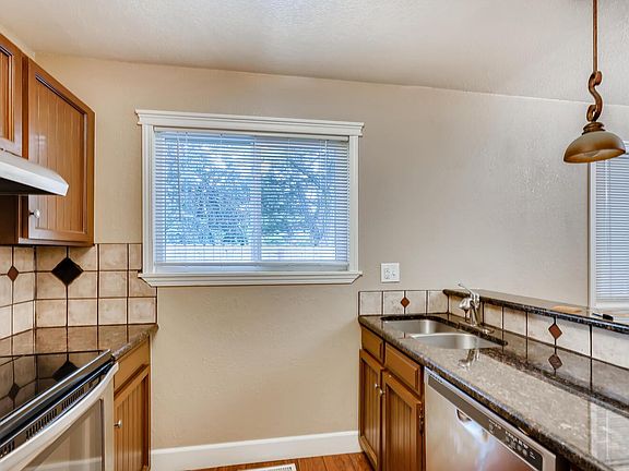 5th image of 3405 W 16th St Unit 16