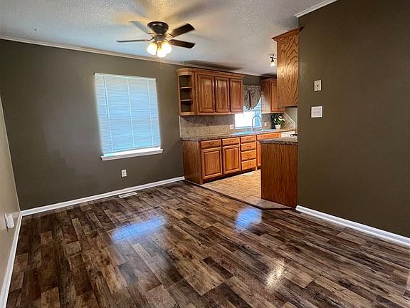 3rd image of 117 Wheatheart Dr