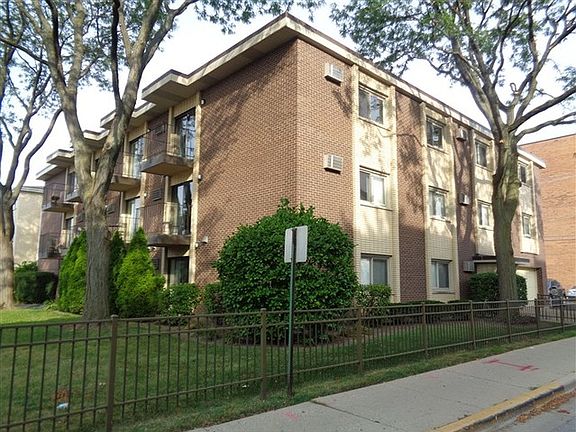 2nd image of 550 Graceland Ave APT 9