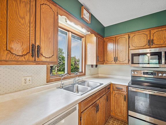 3rd image of 6224 49th St N