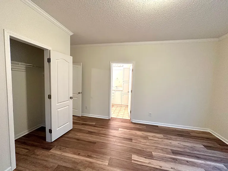 205 Shelton St — Photo 8