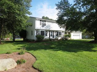 12 Plantation Dr, Cumberland, RI 02864