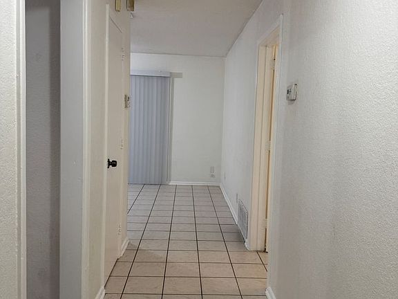 2nd image of 3111 Eleuthera Ln