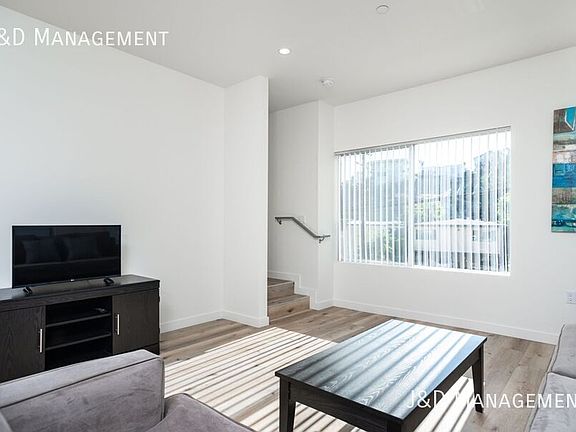 3rd image of 3333 Reynard Way #15
