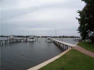 610 S Lake Dr, Lantana, FL 33462