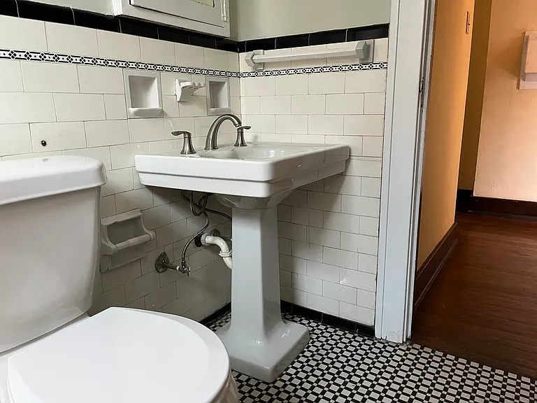 810 Rebecca Ave #5 — Photo 16