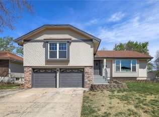 6900 E 140th Pl, Grandview, MO 64030