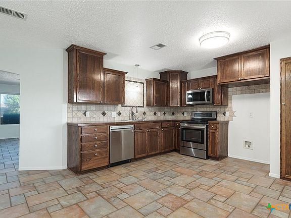 4th image of 315 Cody Ln