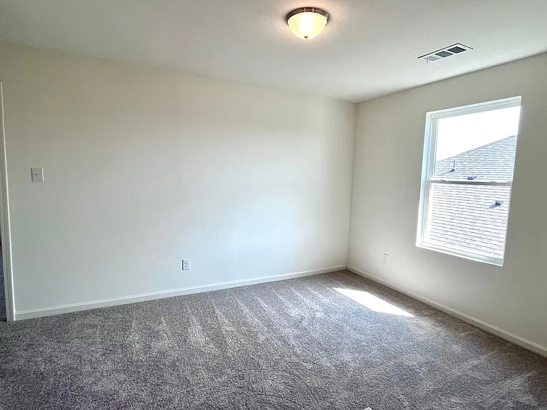 602 Colgate Cir — Photo 15