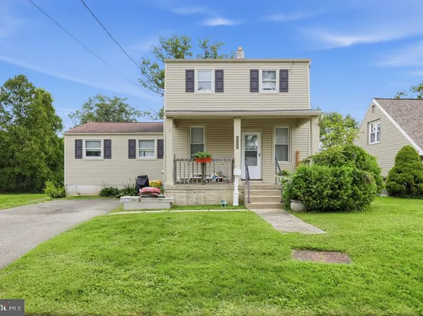 220 Orlemann Ave, Oreland, PA 19075