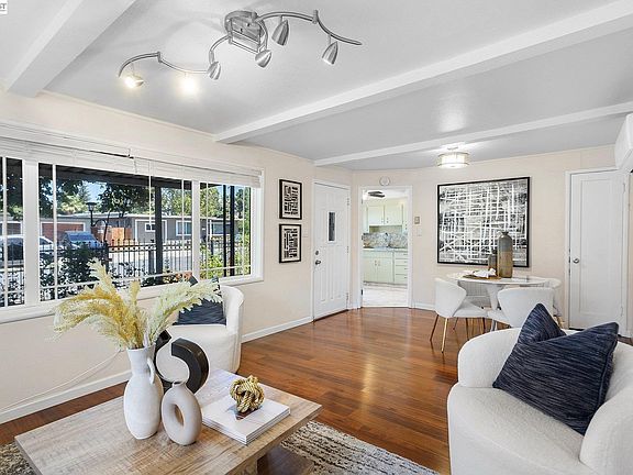 4th image of 1691 Ashbury Dr