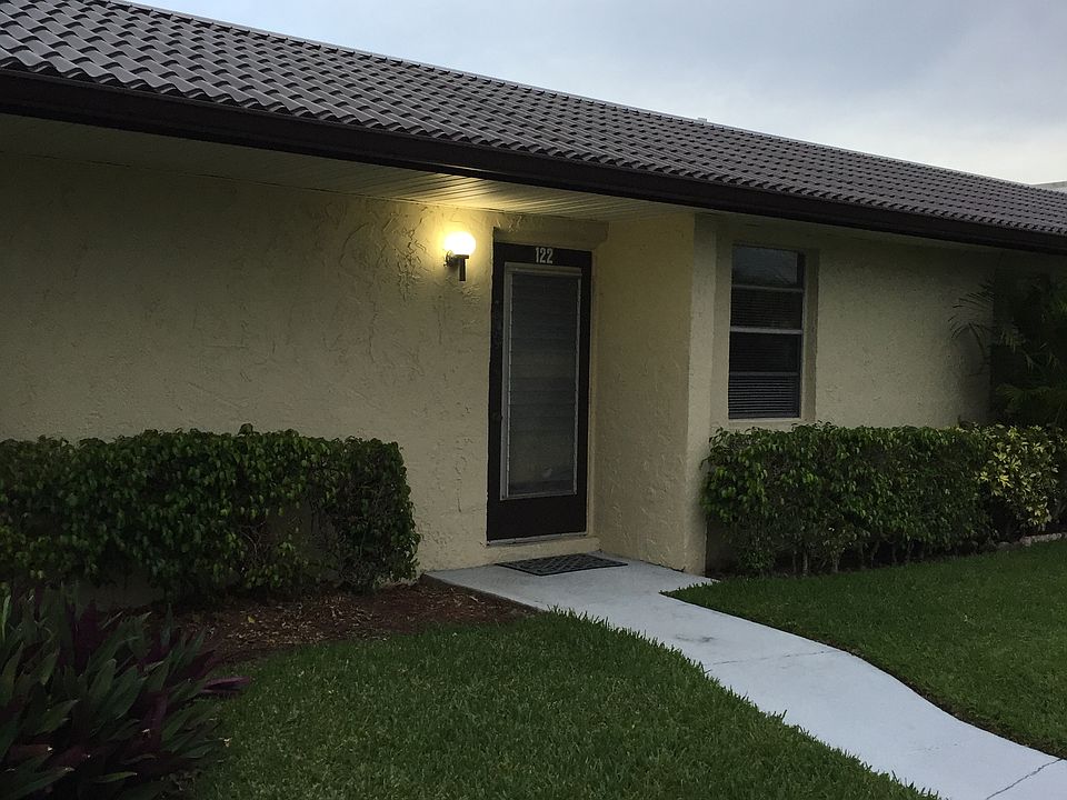 2nd image of 122 Golden Lakes Blvd