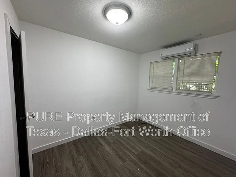 2223 Jb Jackson Jr Blvd #A4 — Photo 3