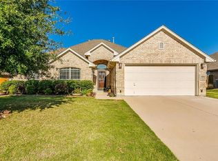 3936 Palomino Dr, Benbrook, TX 76116