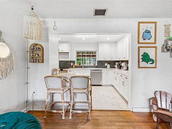 4th image of 3742 MARTIN STREET