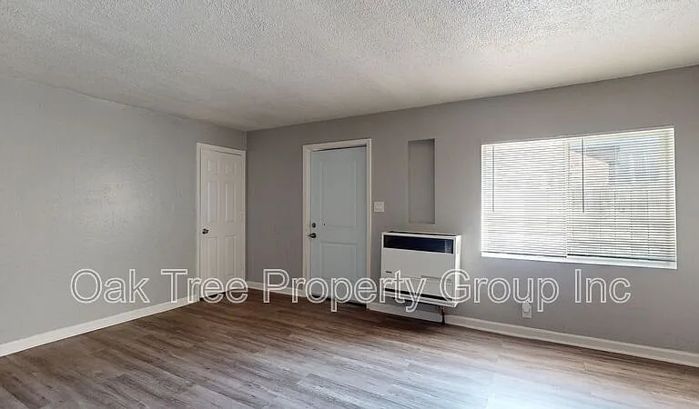 6621 Bancroft Ave — Photo 5
