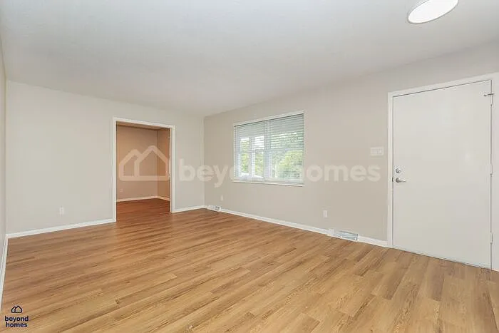 3 bed, 2.0 bath, 1458 sqft, $2,075 — Photo 2