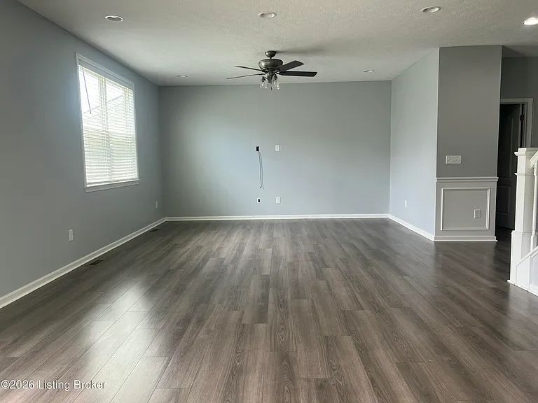 5057 Tealwood Dr — Photo 4