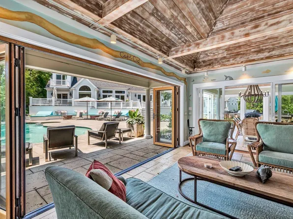 63 The Heights, Mashpee, MA 02649