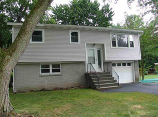 350 Ferris Rd, Schenectady, NY 12304