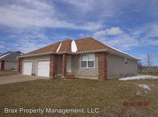 319 W Pawnee Ln, Clever, MO 65631