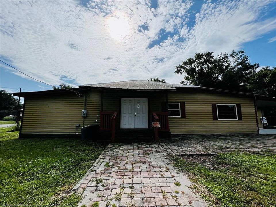 1st image of 1131 SE Olive St
