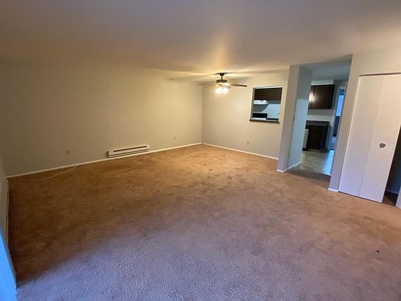 2nd image of 501 W 39th Pl #B2