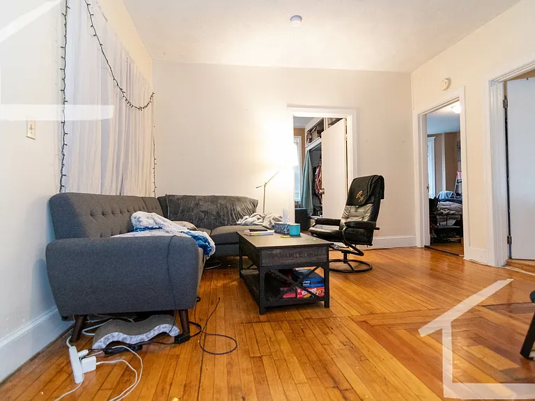 8 Glenville Ave #2 — Photo 2