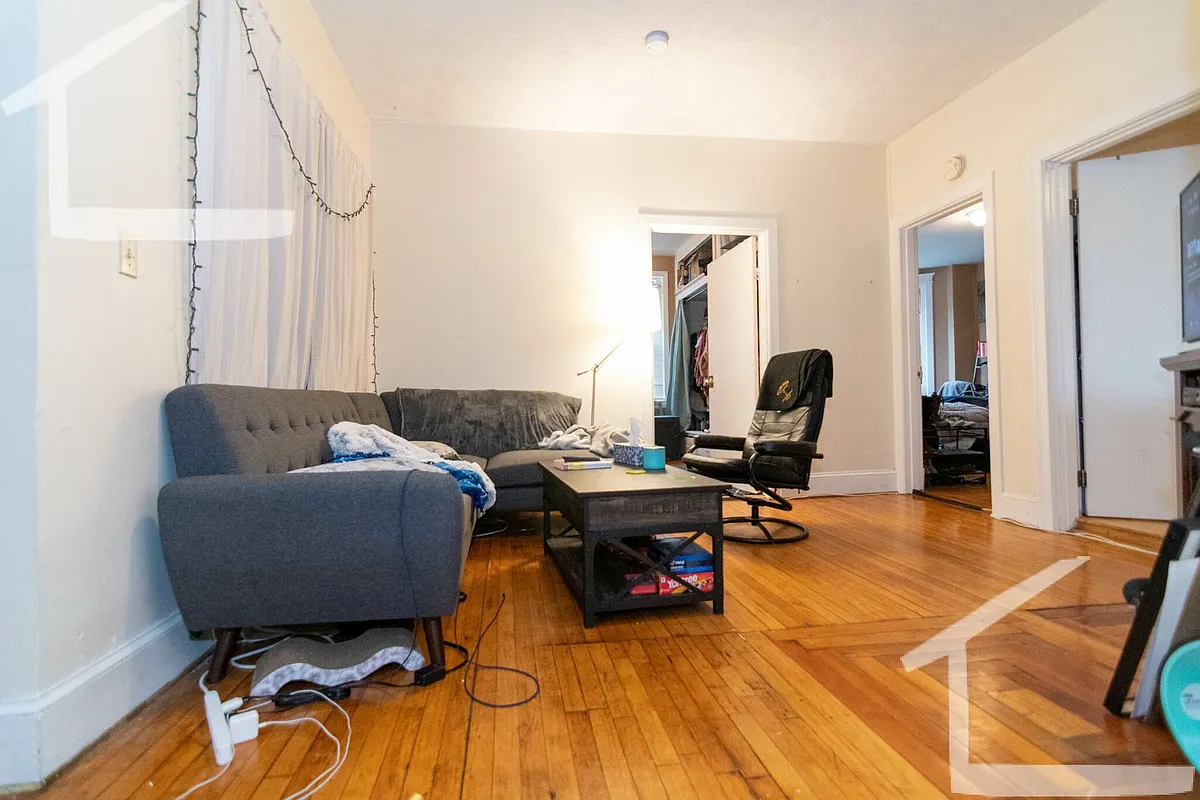 Building Photo - 8 Glenville Ave #2