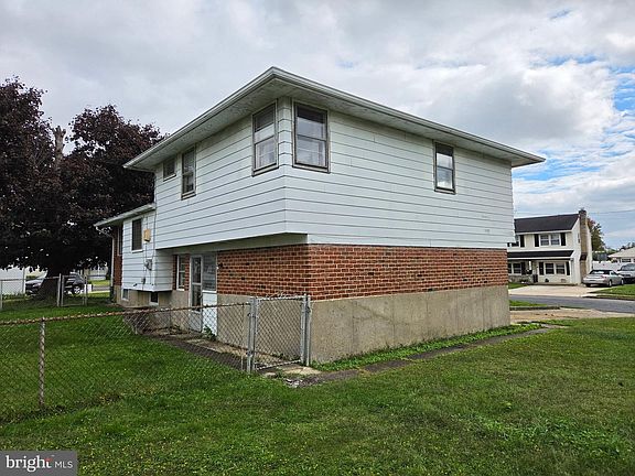 5th image of 9952 Hardy Rd