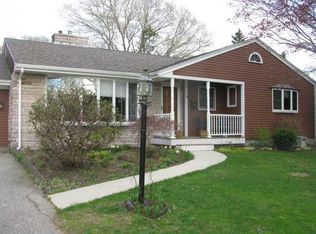 4 Earle Ln, Tiverton, RI 02878