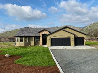 32985 Globe Dr, Springville, CA 93265