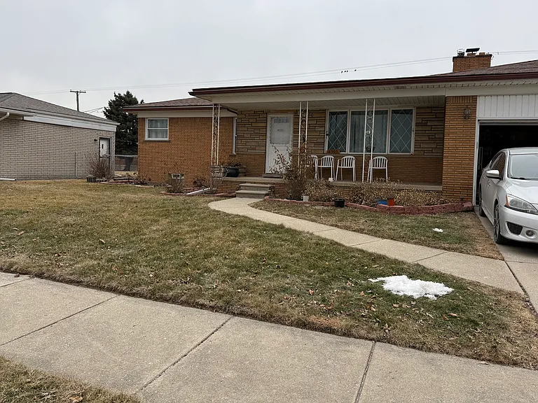 8565 Potomac Ave — Photo 42