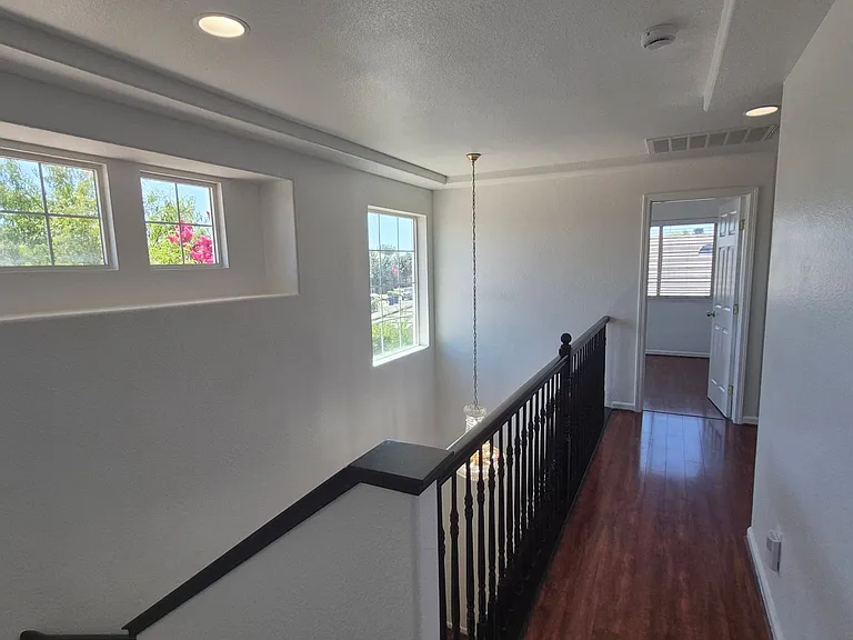 170 Bombay Cir — Photo 15