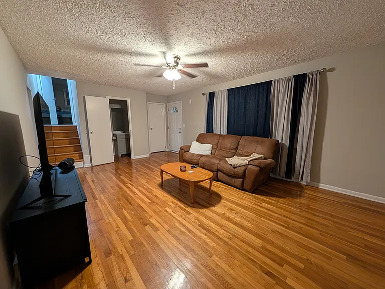 656 W Highland Ave — Photo 4