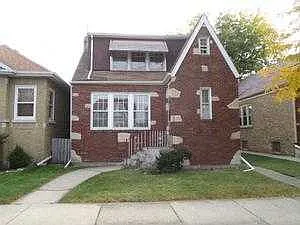 6235 W Fletcher St photo 1