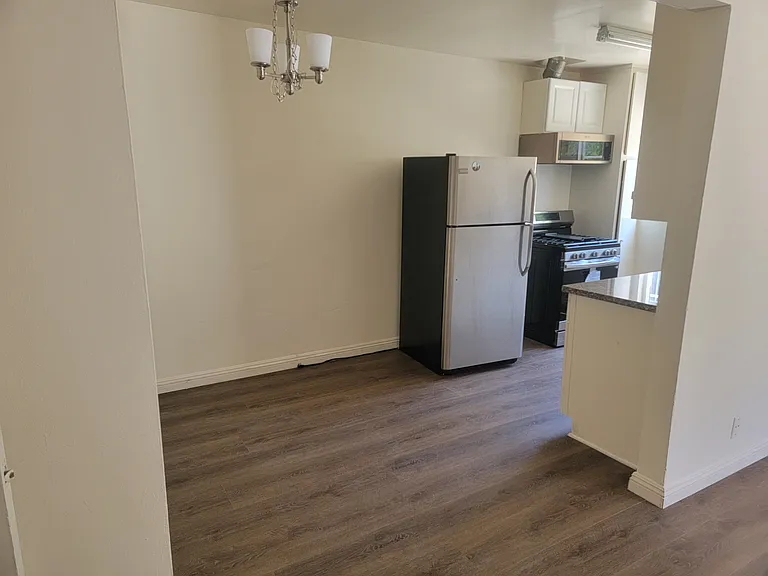 3725 Midvale Ave #2 — Photo 2