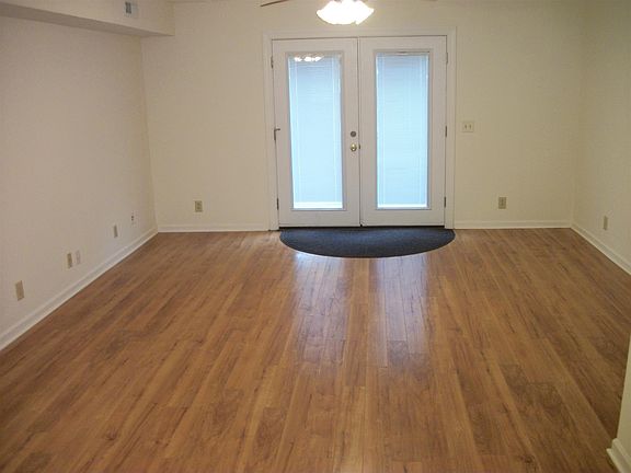 4th image of 615 Moody Ct APT B
