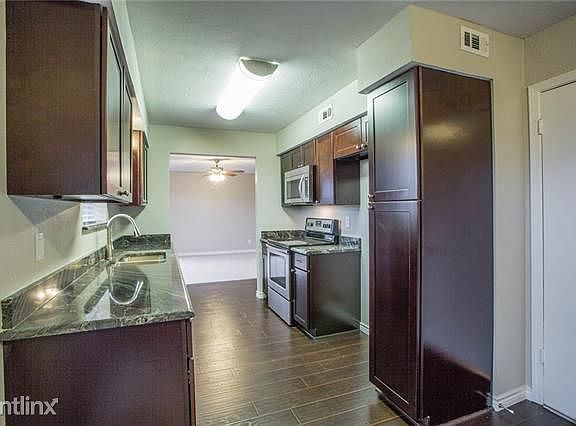 4th image of 4613 Place 1 Dr