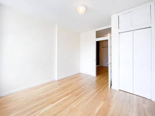 Rented by City Connections Realty | media 15