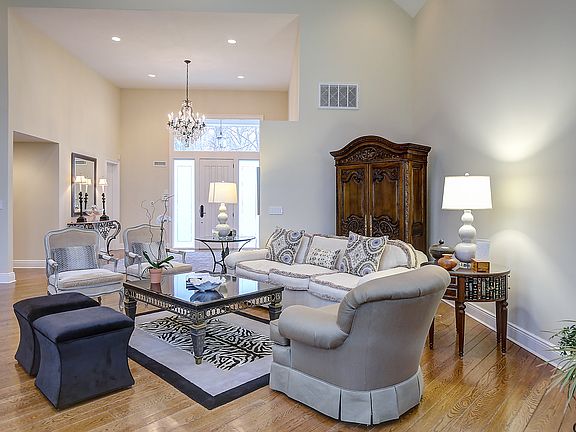 3rd image of 42 Woodfield Dr