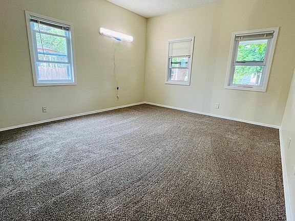 3rd image of 2836 27th Ave S #1