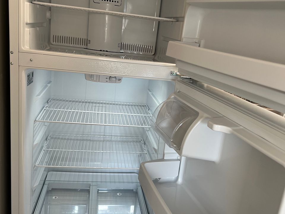1st image of 4419 Grove Ave Floor 1
