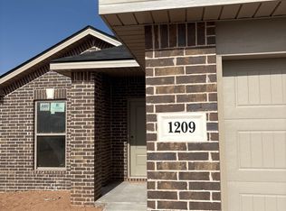 1209 Cottonwood Ave, Wolfforth, TX 79382