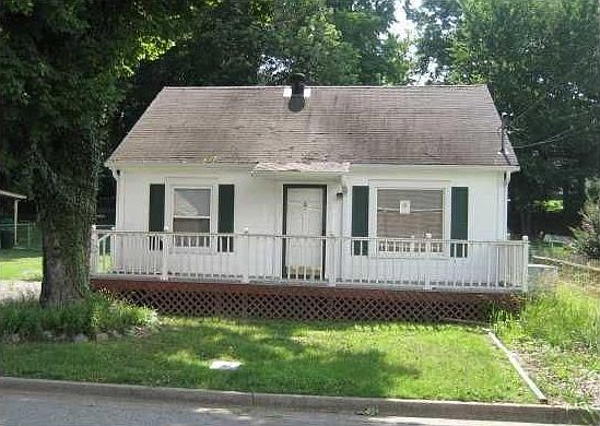1st image of 415 Reynolds Ave