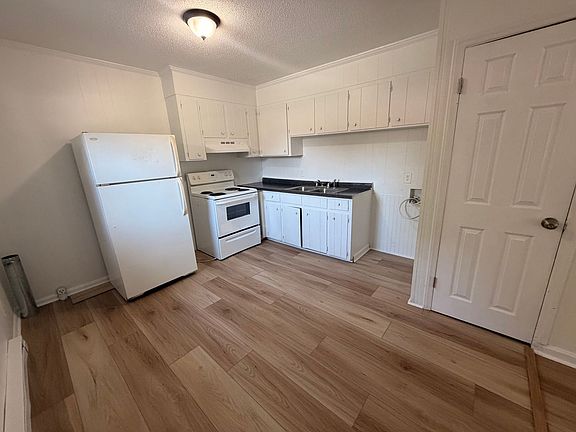 5th image of 200 Memorial Park Dr APT K
