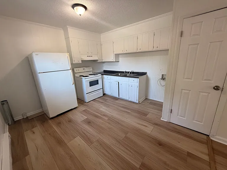 200 Memorial Park Dr — Photo 17